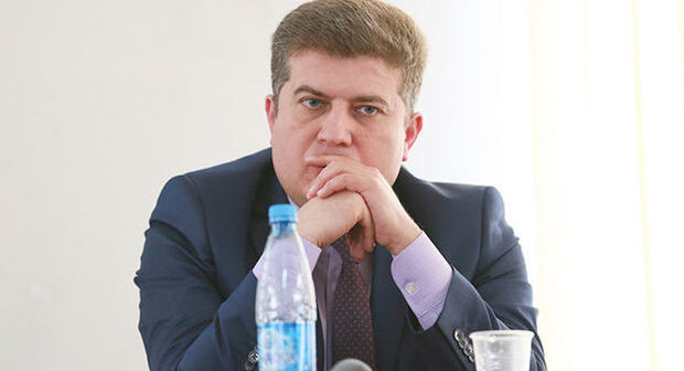 Deputat da “Pikap”ların yığılmasından danışdı