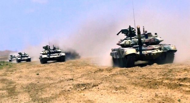 Tank bölmələri artilleriya ilə qarşılıqlı fəaliyyətdə təlim-döyüş tapşırıqlarını icra edirlər – FOTO