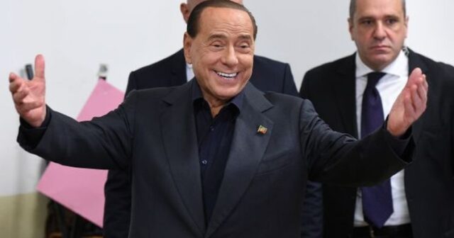 Silvio Berluskoni xəstəxanadan evə buraxılıb