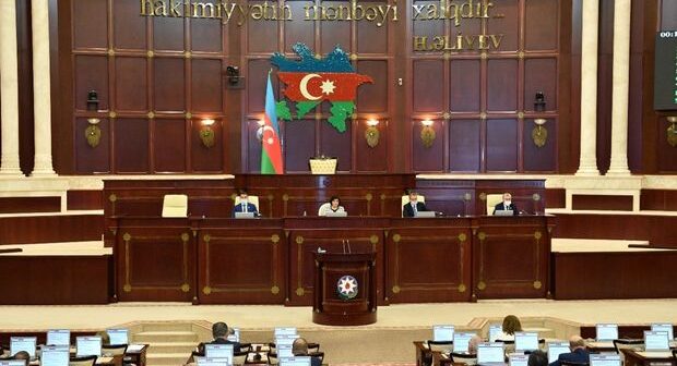 Parlamentin komissiyasına yeni seçiləcək deputatın adı bəlli oldu