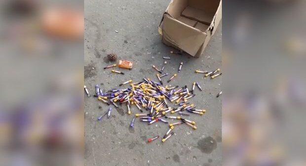 Sumqayıtda qanla dolu flakonları küçəyə atdılar