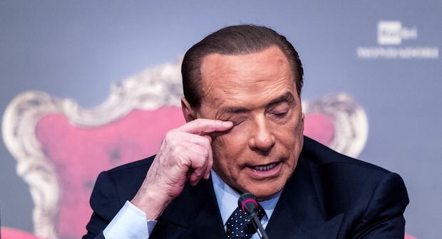 Silvio Berluskoni koronavirusa yoluxub