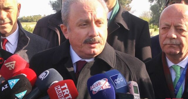 Türkiyə Parlament sədri Heydər Əliyevin məzarını, Şəhidlər xiyabanını və Bakı Türk şəhidliyini ziyarət edib
