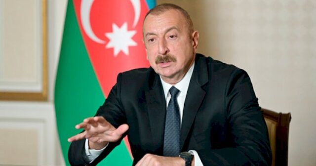 İlham Əliyev qalib komandirləri təbrik etdi