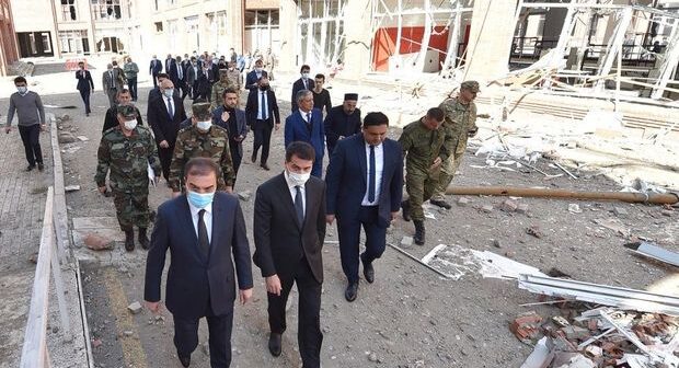 Hikmət Hacıyev: “Əcnəbi diplomatlar Gəncədə dinc sakinlərə qarşı hərbi cinayəti öz gözləri ilə gördülər”