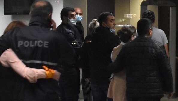 Gürcüstanda polislə insanları girov götürən şəxs qaçdı