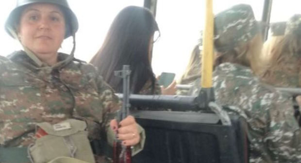 Ermənistan bir qrup qadını cəbhəyə göndərdi – FOTO