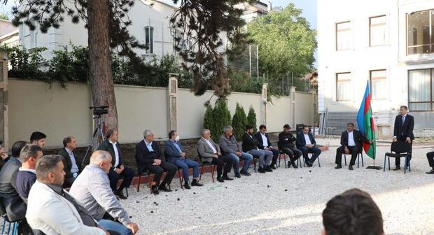 Soydaşlarımız Moldovadakı səfirliyə toplaşdı – FOTO