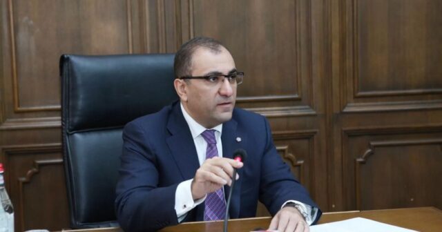 Ermənistan parlamenti aparatının sabiq rəhbəri saxlanılıb