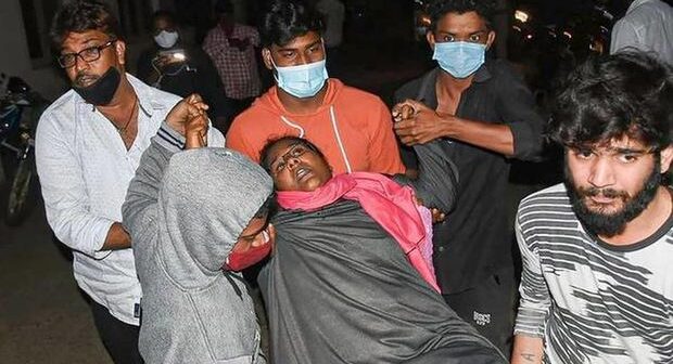 Hindistanda 300-dən artıq insan naməlum xəstəliyə görə xəstəxanaya yerləşdirilib – FOTO