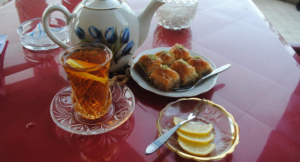 Azərbaycanda sərt karantinə rəğmən gizli fəaliyyət göstərən çayxana aşkarlandı – FOTO