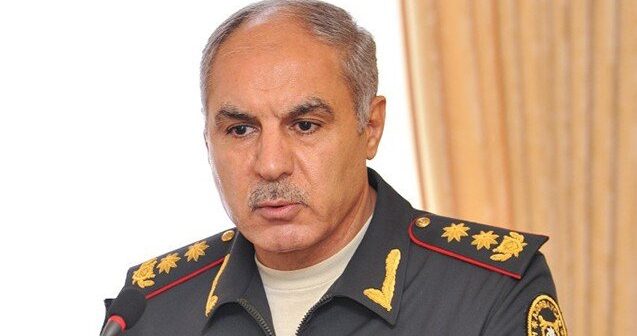 Prezident döyüşən zabitləri təltif edir – Xanlar Vəliyev isə həbsə göndərir