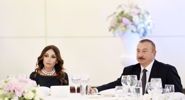 İlham Əliyev və Mehriban Əliyeva Teymur Rəcəbovu təbrik etdilər