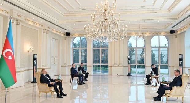 Prezident Belarus səfirini qəbul etdi – FOTO