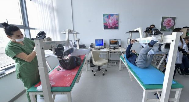 300-dən çox qaziyə reabilitasiya prosesi tətbiq edən həkim DANIŞDI