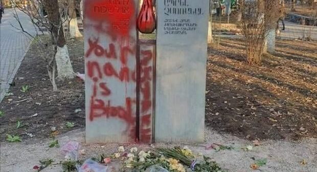 İrəvanda memorialda vəhşilik: “Holokost”u təhqir edənlər uydurma erməni soyqırımına toxunmadı – FOTO