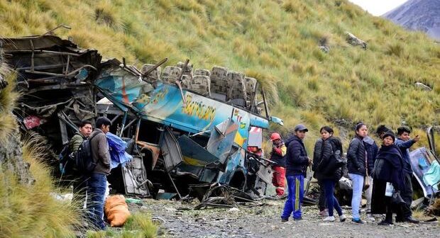 Boliviyada avtobusun dərəyə aşması nəticəsində 21 nəfər ölüb