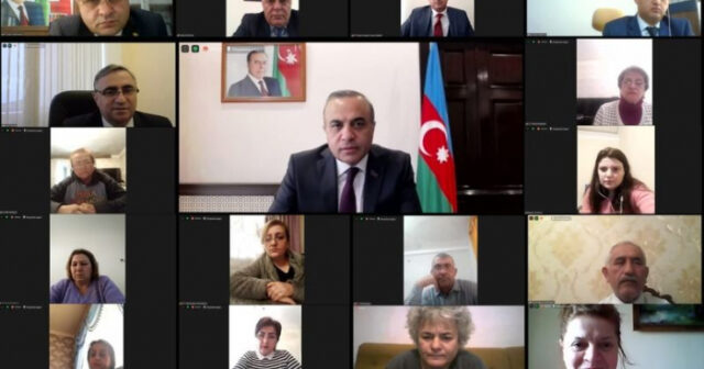 Azay Quliyev seçicilərlə videogörüş keçirib