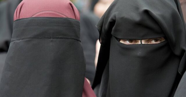 İsveçrədə ictimai yerlərdə niqabdan istifadə qadağan olundu