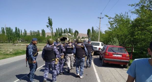 Qırğızıstanla Tacikistan arasında gərginlik davam edir: Məclis sədri girov götürüldü