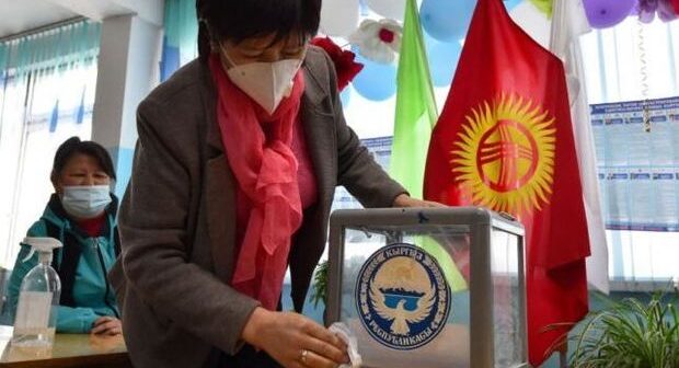 Qırğızıstanda yerli orqanlara seçkilər və konstitusiya referendumu keçirilir