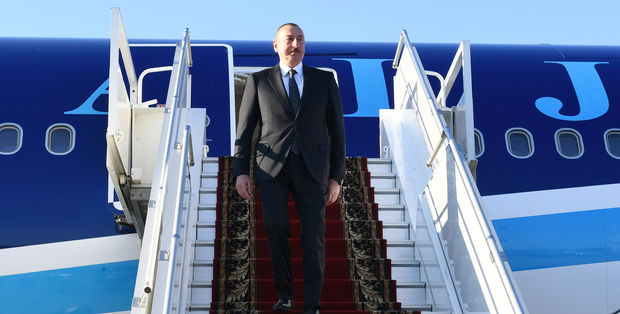 İlham Əliyev Naxçıvana getdi