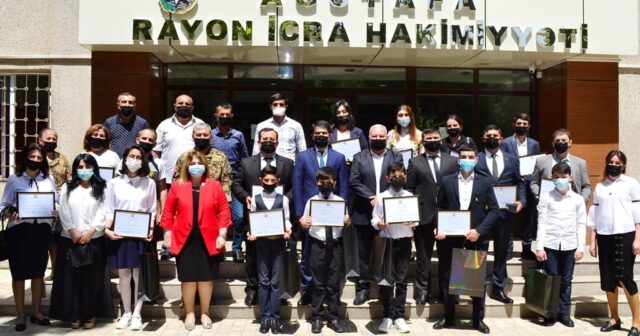 Ağstafada cari tədris ilində fərqlənən təhsil işçiləri və şagirdlər təltif olunublar