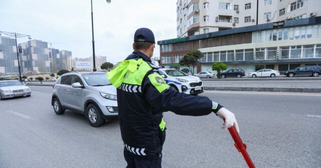 Bakıda polisin “Saxla” əmrinə tabe olmayan sürücü qəza törətdi