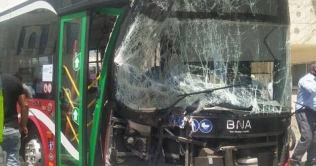 Bakıda iki marşrut avtobusu toqquşdu, 7 nəfər xəsarət aldı – FOTO