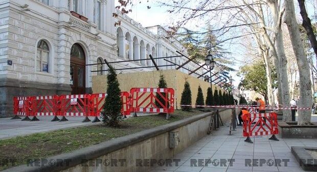 Tbilisi merinin müavini AXC-nin elan edildiyi binanın bərpasından danışıb – FOTO