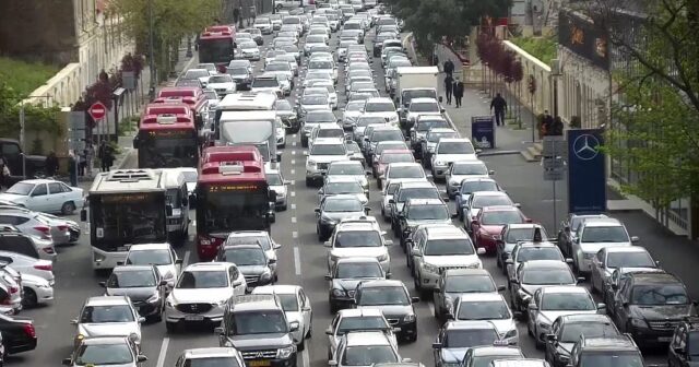 Bakının girişində və mərkəzi prospektlərində güclü TIXAC VAR