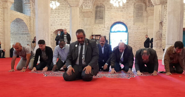 DİPLOMATLAR ŞUŞADA İBADƏT ETDİ