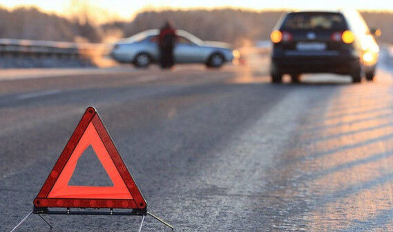 Kürdəmirdə dəhşət: avtomobil aşdı, sürücü ağır yaralandı