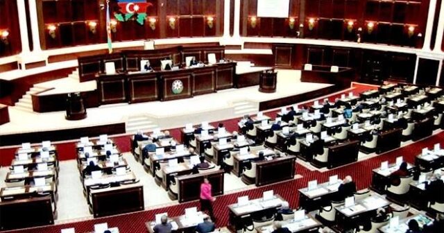 29 partiya “Siyasi partiyalar haqqında” yeni qanun layihəsinə dair təkliflərini parlamentə təqdim edib