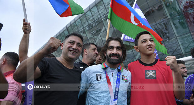 Azərbaycana Olimpiadada medallar qazandıran karateçilər Bakıya qayıtdı