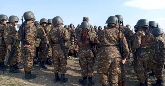 Ermənilər aciz durumda: Orduya qadınlar çağırılır