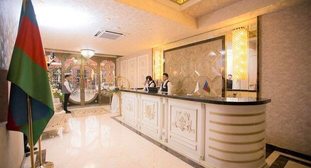 Peyvəndin yalnız bir dozasını vurduranlar hotellərə buraxılacaq? – AÇIQLAMA