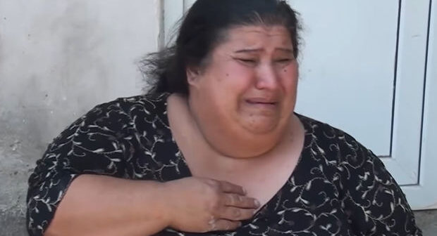 Çəkisi 162 kiloqram olan qadın çarəsiz vəziyyətdə qalıb – VİDEO