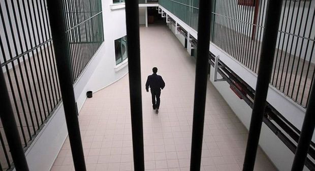 29 il əvvəl həbsxanadan qaçan kişi kirayə pulunu ödəyə bilmədiyi üçün təslim oldu