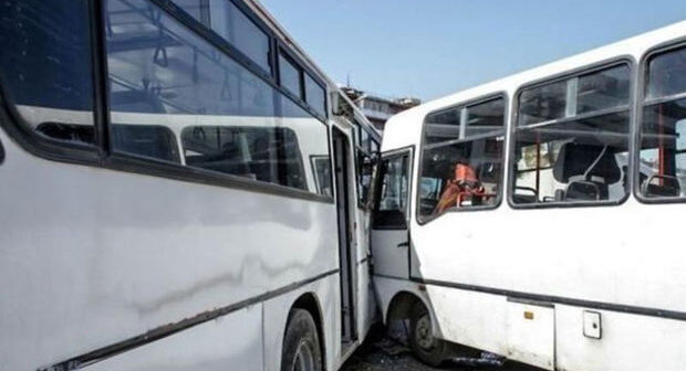 Bakıda iki avtobus toqquşub, xəsarət alanlar var
