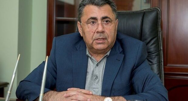 Şeyxin “Azərbaycan” sözünü düzgün yaza bilməyən deputat qardaşı məsxərəyə qoyuldu – FOTO