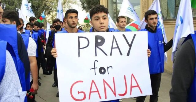 Davamçılar Gəncə terrorunun qurbanlarını yad edib