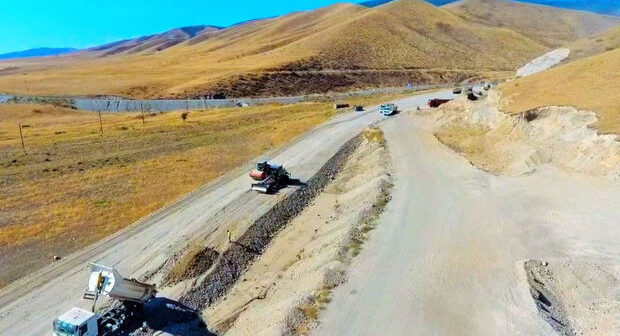 Talış kəndinə gedən yolda genişmiqyaslı tikinti işləri aparılır – FOTO
