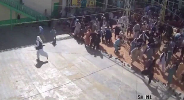 Məsciddə 63 nəfərin həyatını itirdiyi terrorun kadrları yayımlanıb – VİDEO