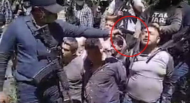 Narkokarteldən dəhşətli qisas: Düşmənlərini sıraya düzüb edam etdi – VİDEO