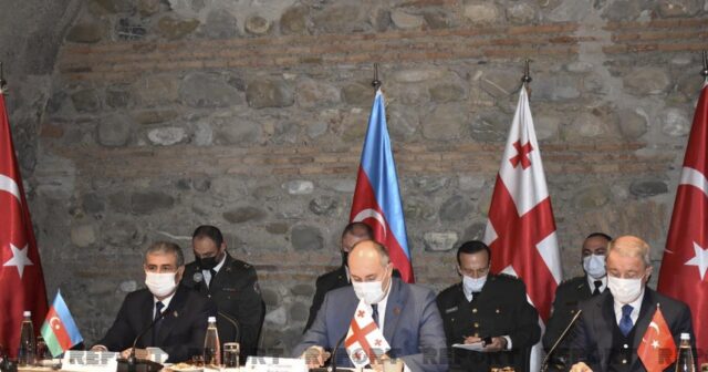 Azərbaycan, Türkiyə və Gürcüstan müdafiə nazirlərinin müzakirə etdikləri məsələlər açıqlanıb