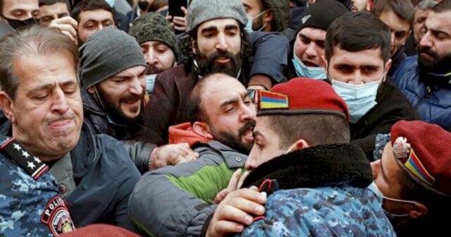 Ermənilər Paşinyanı dar ağacından asacaq? – Açıqlama