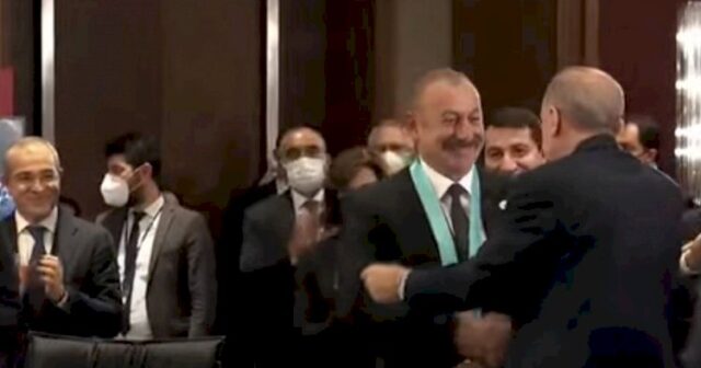 İlham Əliyevə Türk Dünyasının Ali nişanı təqdim edildi