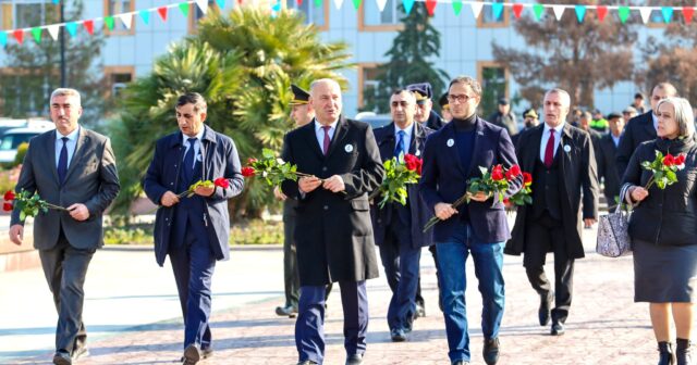 Deputat Ramil Həsən Zəfər Bayramını Ucar rayonunda Şəhid və qazi ailələri ilə bir arada qeyd etmişdir.