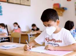Şagirdə tualetə getməyə icazə verməyən müəllim cəzalandırılıb